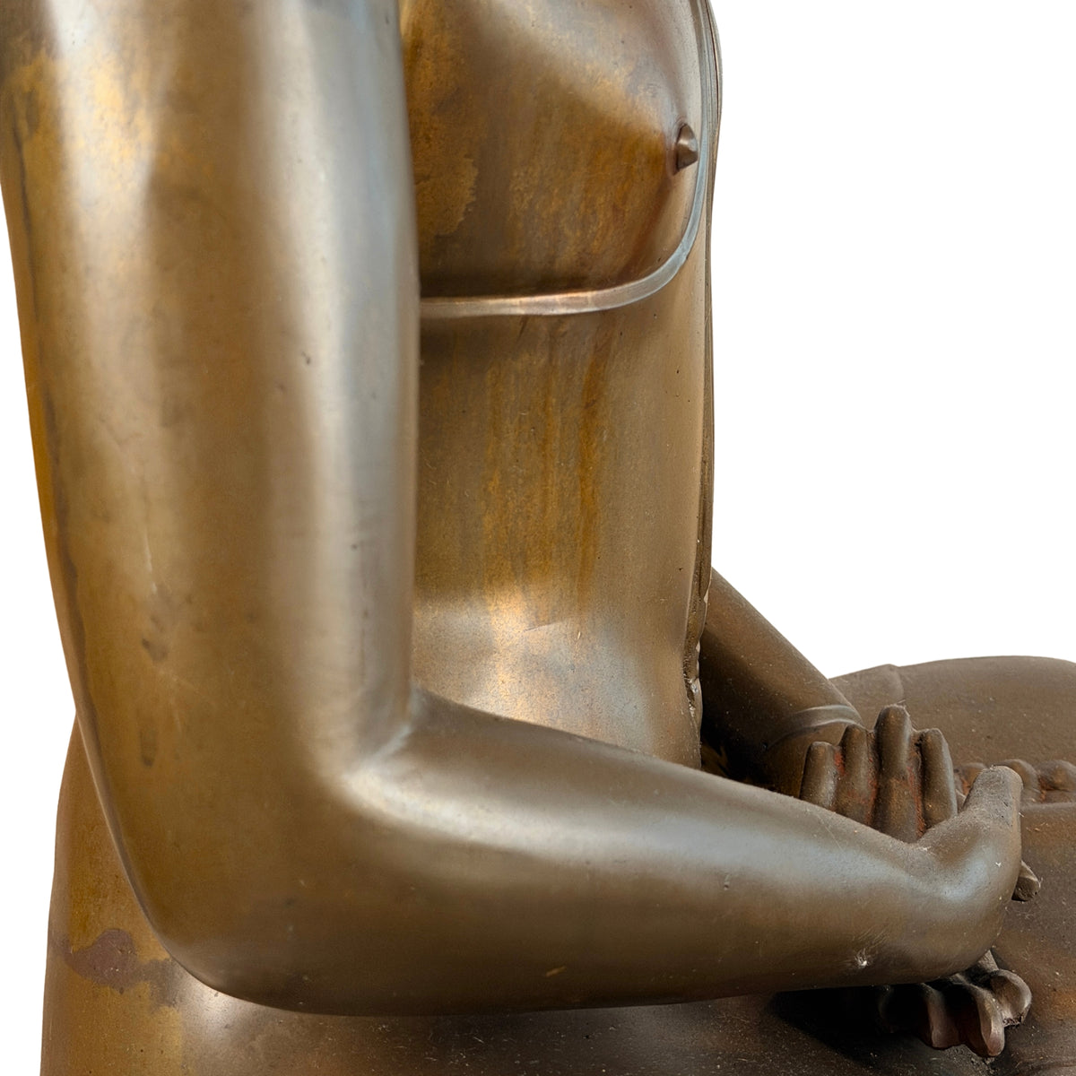 Arm en borst met gewaadrand en warme patina, zijkant