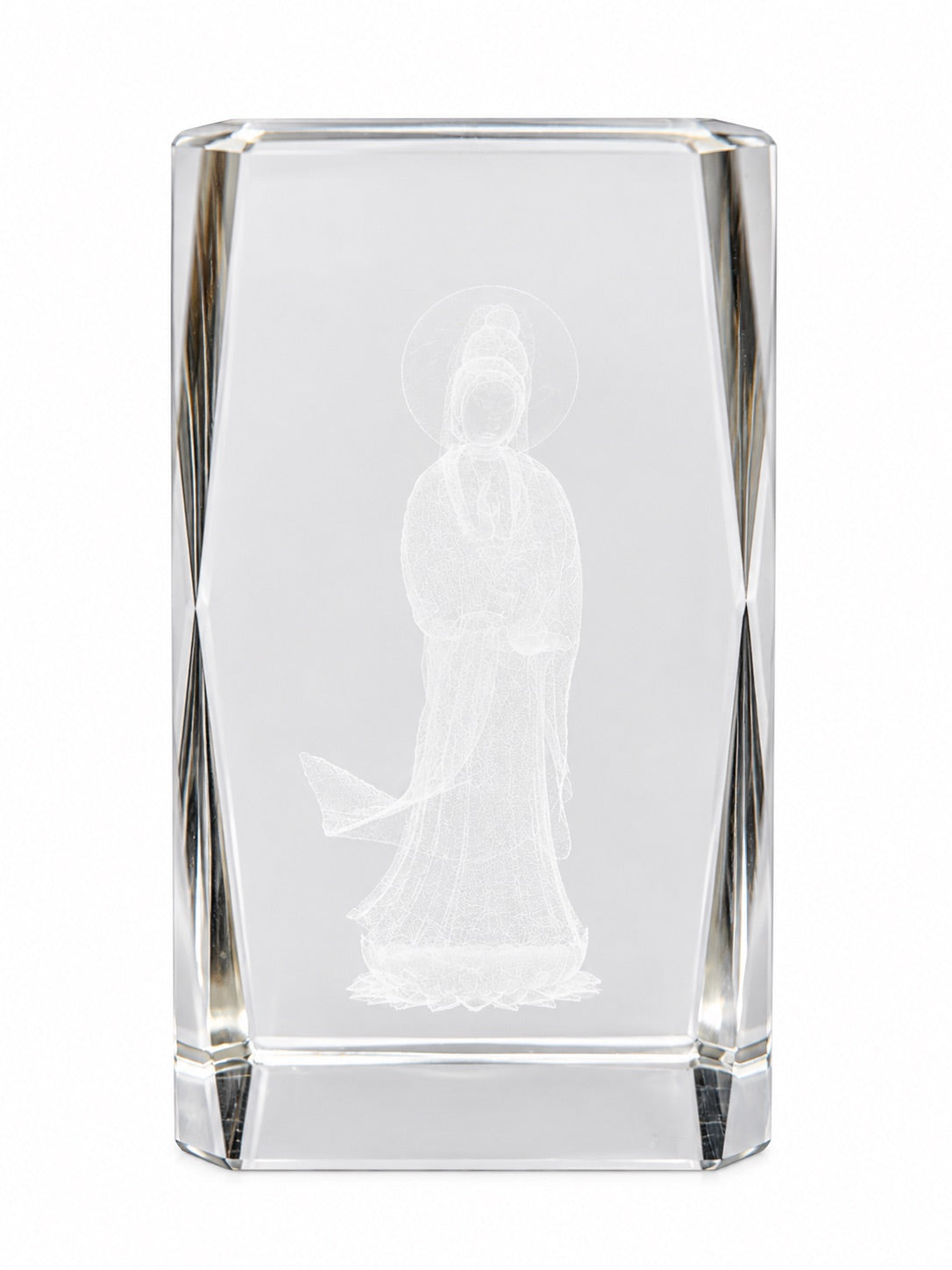 3D lasergegraveerde Guanyin in helder optisch kristalglas, vooraanzicht met halo en lotusvoet