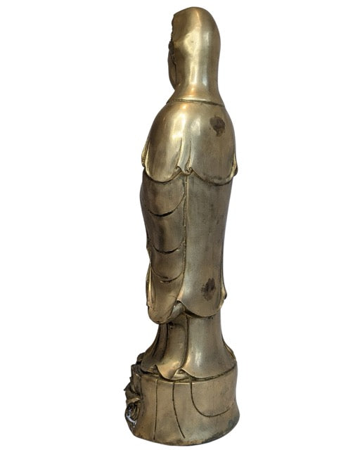 Staande Guanyin in brons met slanke proporties
