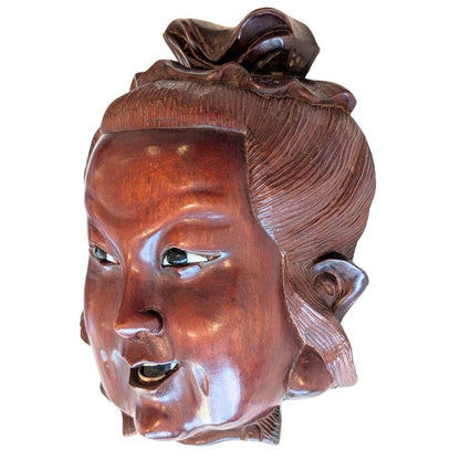 Guanyin maskerhoofd in hout uit China met ingelegde ogen