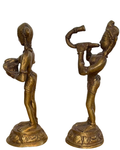 Hindoe beeldjes brons verguld detail van rituele figuren