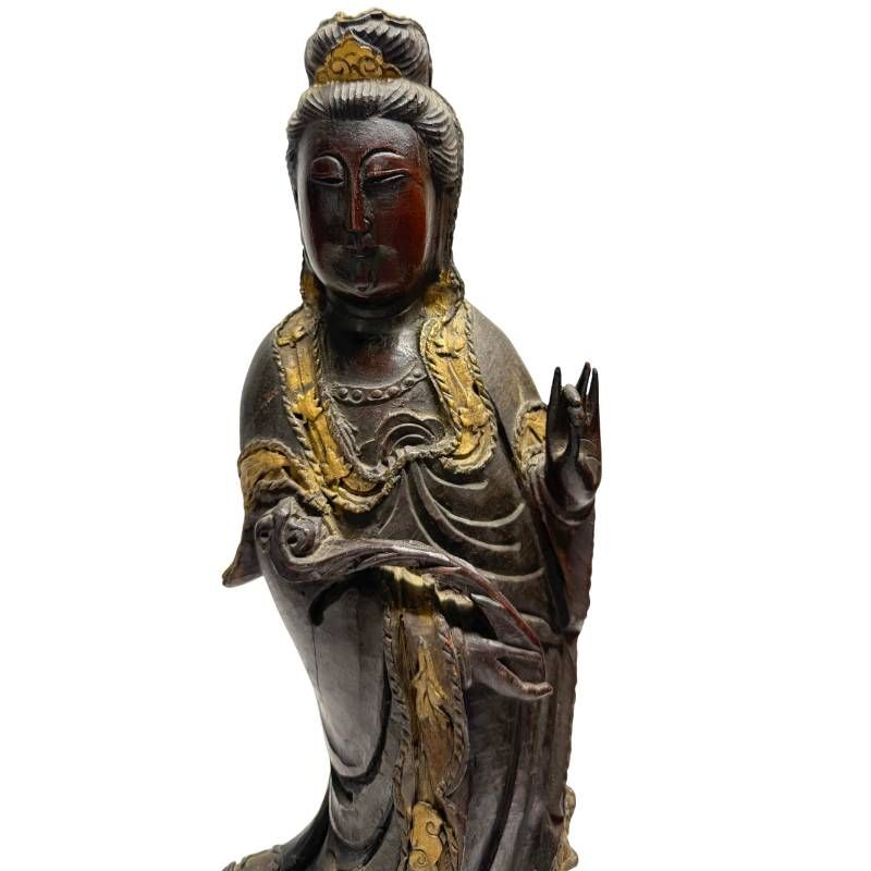 Houten Guanyin beeld met oude natuurlijke patina