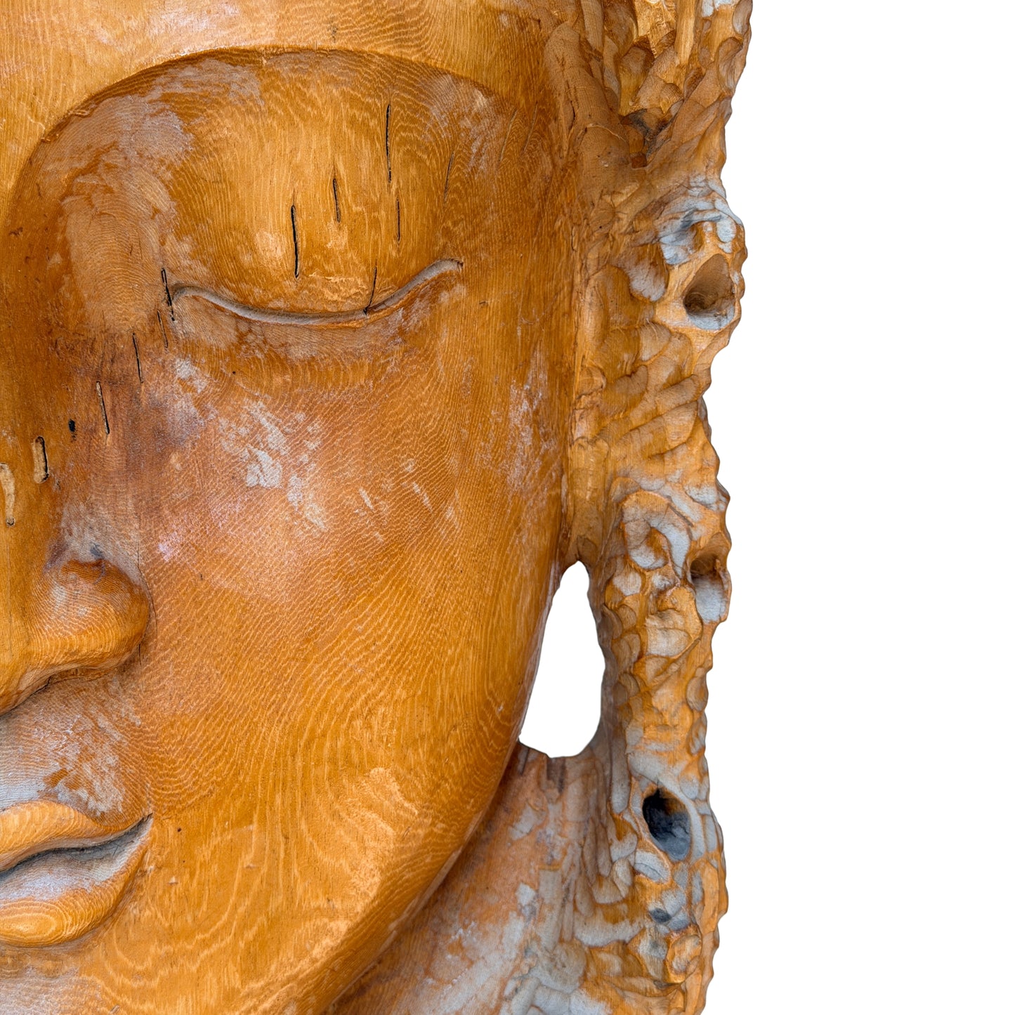 Houten Kwan Yin voor wellness spa en luxe ontspanningsruimte
