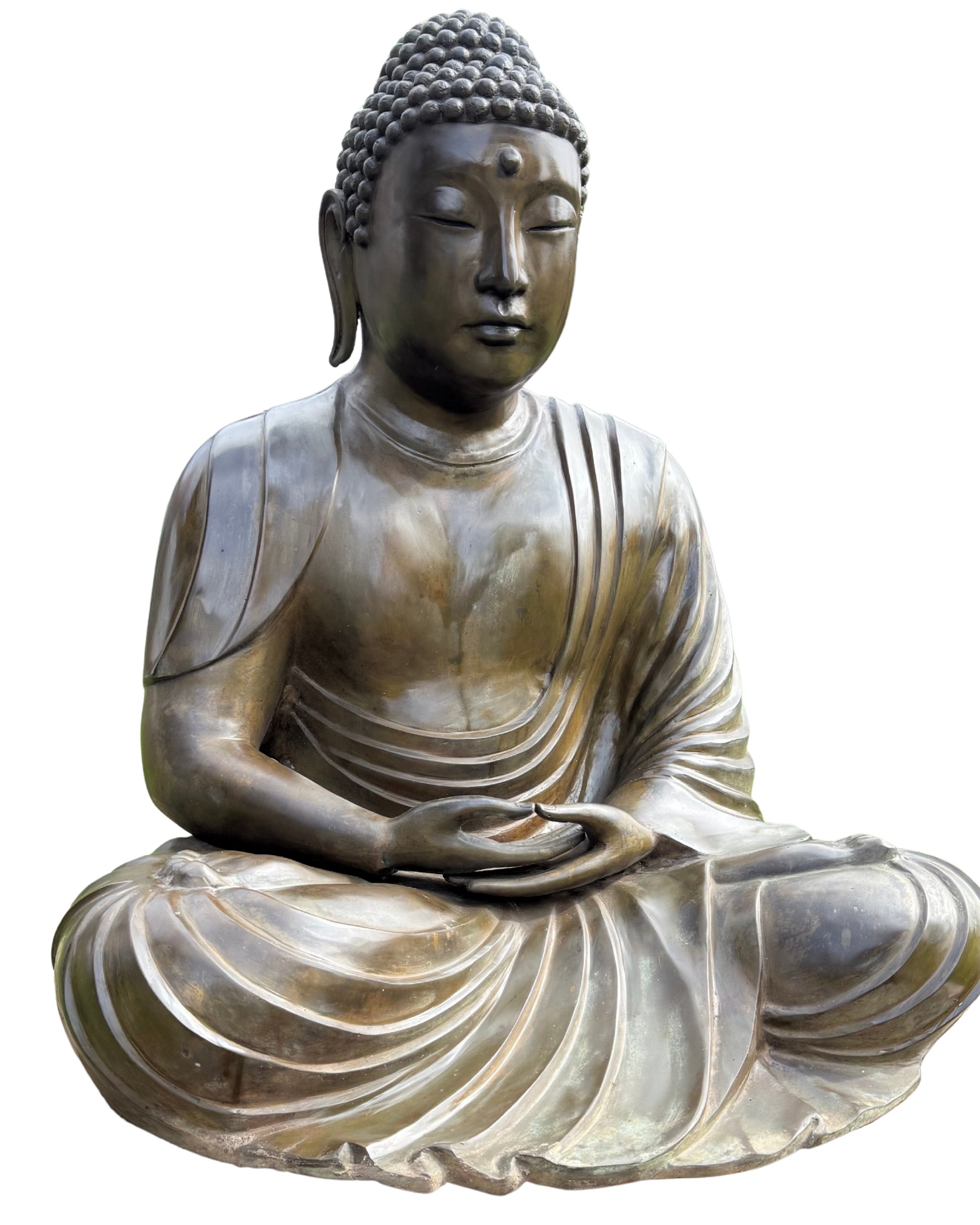 Zittende Japanse Boeddha met serene meditatiehouding en geplooid gewaad