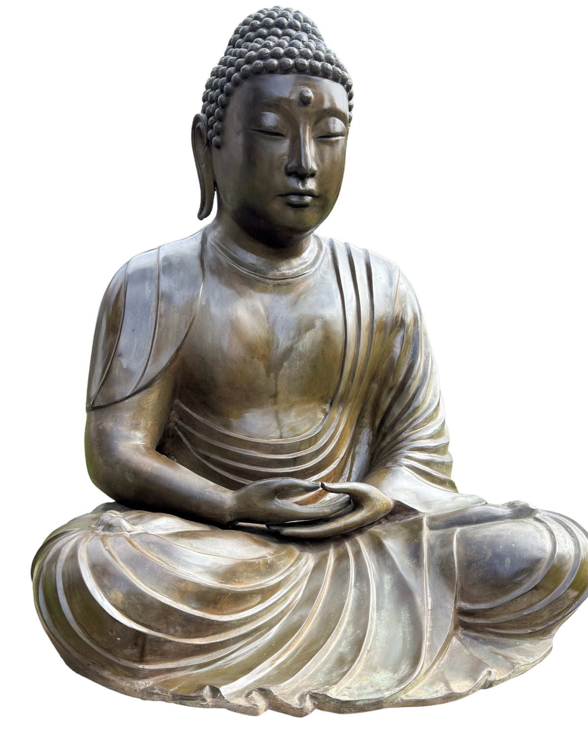 Zittende Japanse Boeddha met serene meditatiehouding en geplooid gewaad