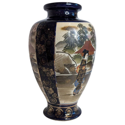 Japanse Satsuma vaas Meiji met email en goud geisha voorstelling