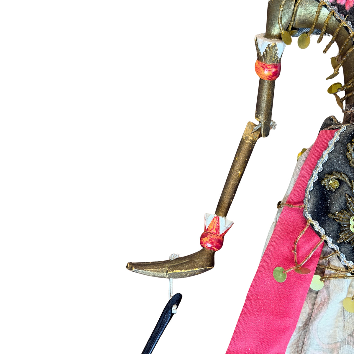 Gelede houten arm en kostuum, linkerkant, detail