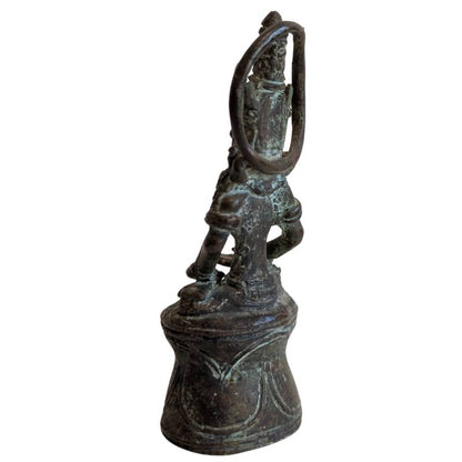 Lokeshvara met hoge kroon in Khmer boeddhistische stijl