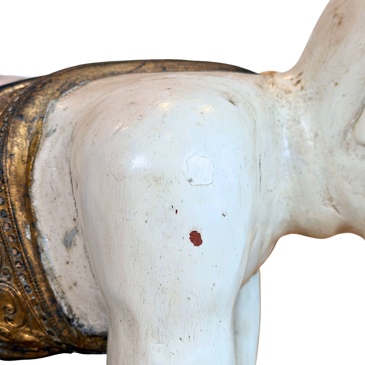 Verguld schoudergewaad en arm, detail