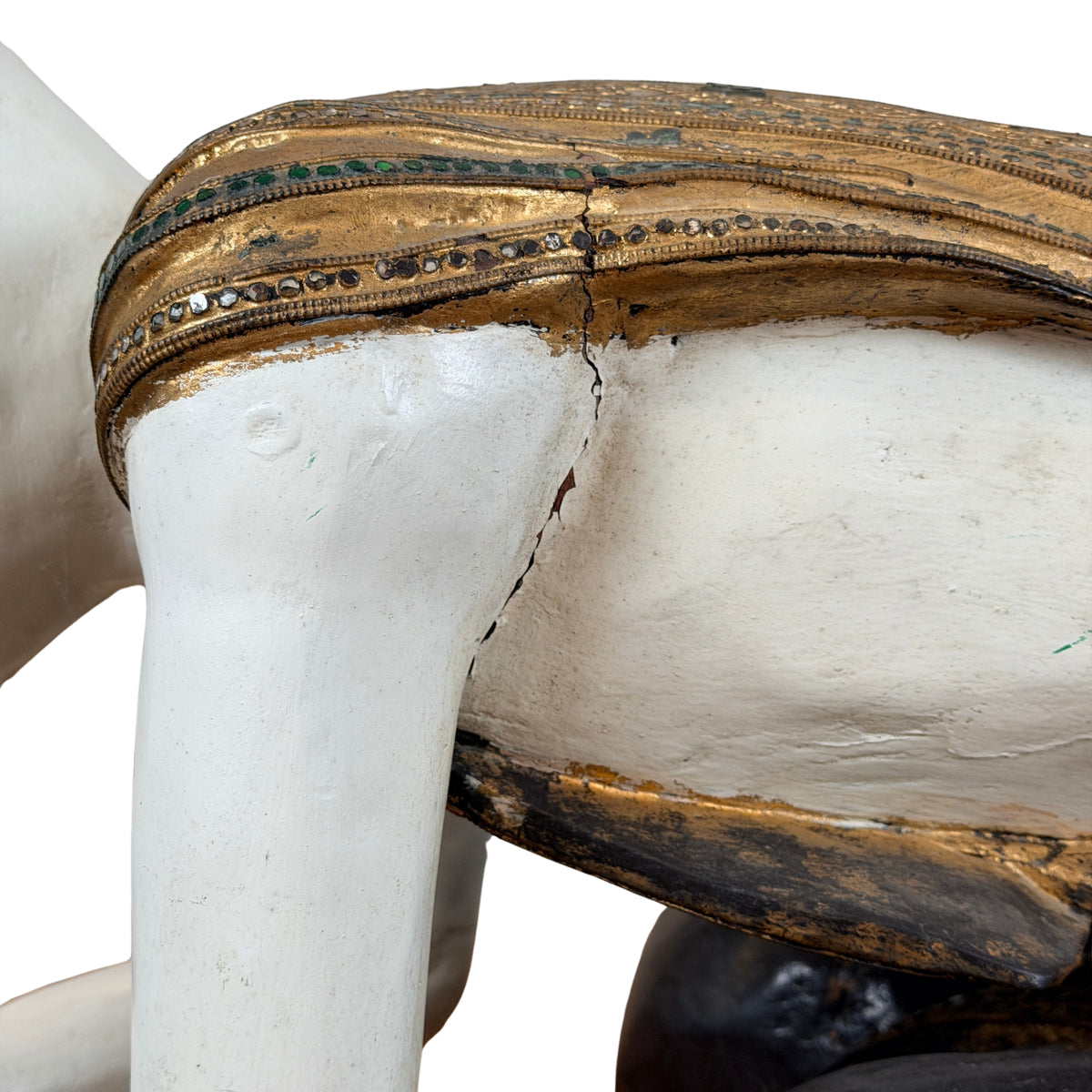 Schouder en verguld gewaad, detail