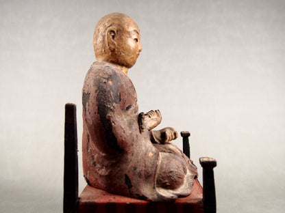 Houten beeld van Kukai, stichter van Shingon boeddhisme
