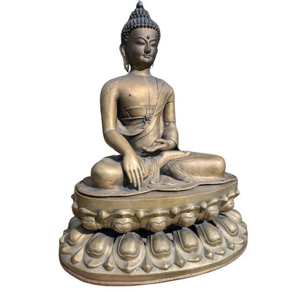 grote vuurvergulde bronzen boeddha uit ladakh 17e eeuw met originele basis