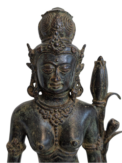 17e-eeuws bronzen beeld van Lakshmi (Sri Devi) uit Zuid-India