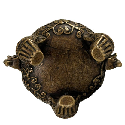 Klein formaat Chinese censer van gegoten brons met drakenkop als rookafvoer.