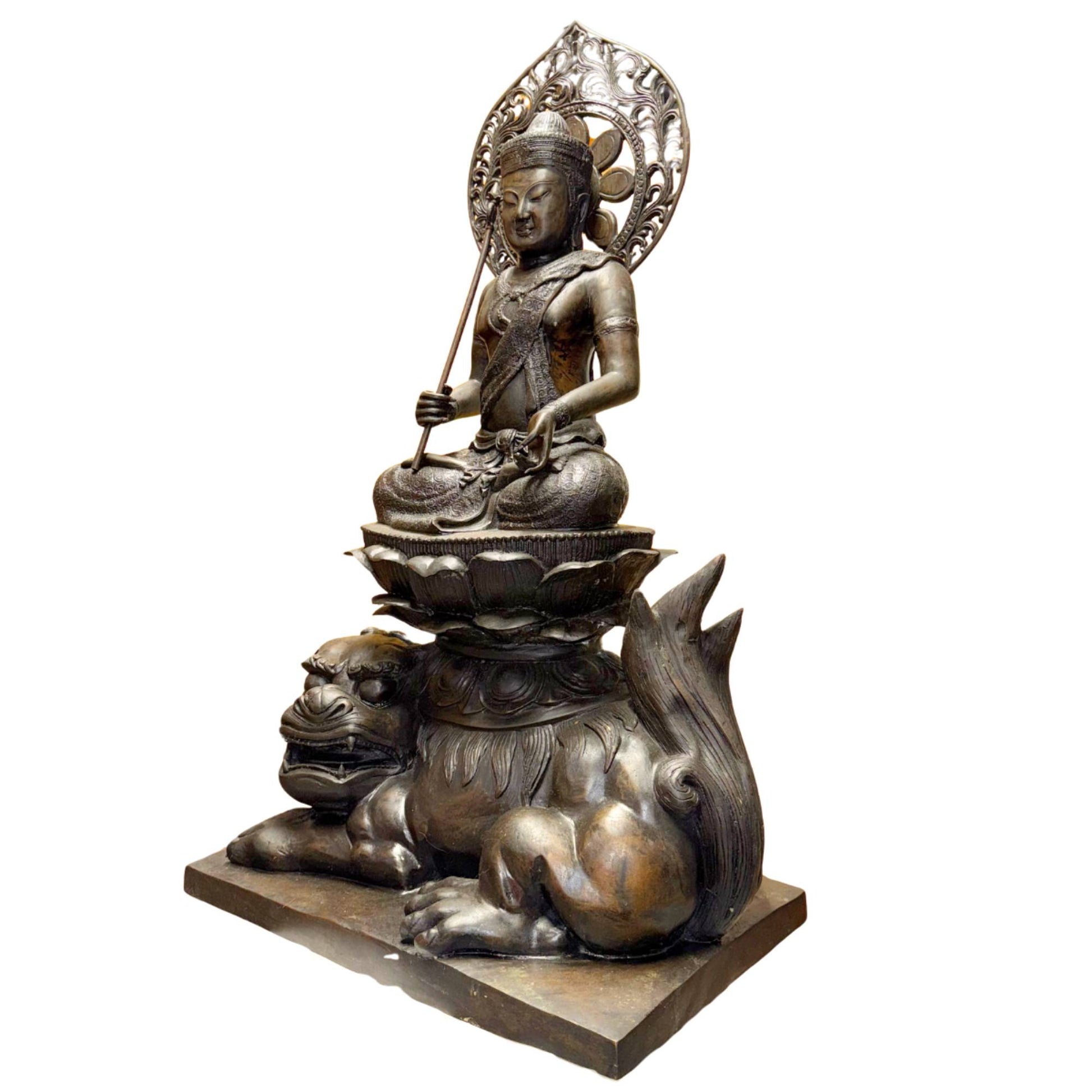 Monumentaal Chinees boeddhistisch beeld van zwaar brons voor entree, kantoor of meditatieve ruimte