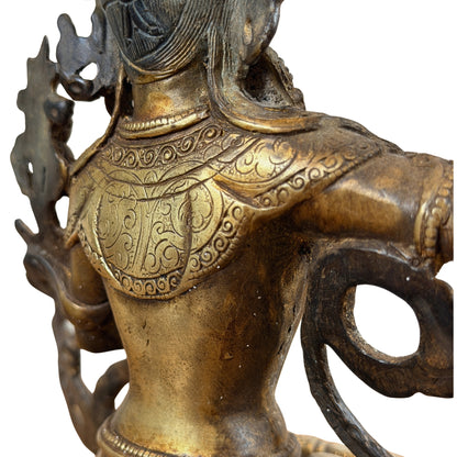 Goudkleurige rug van Manjushri met gegraveerde schouderversiering