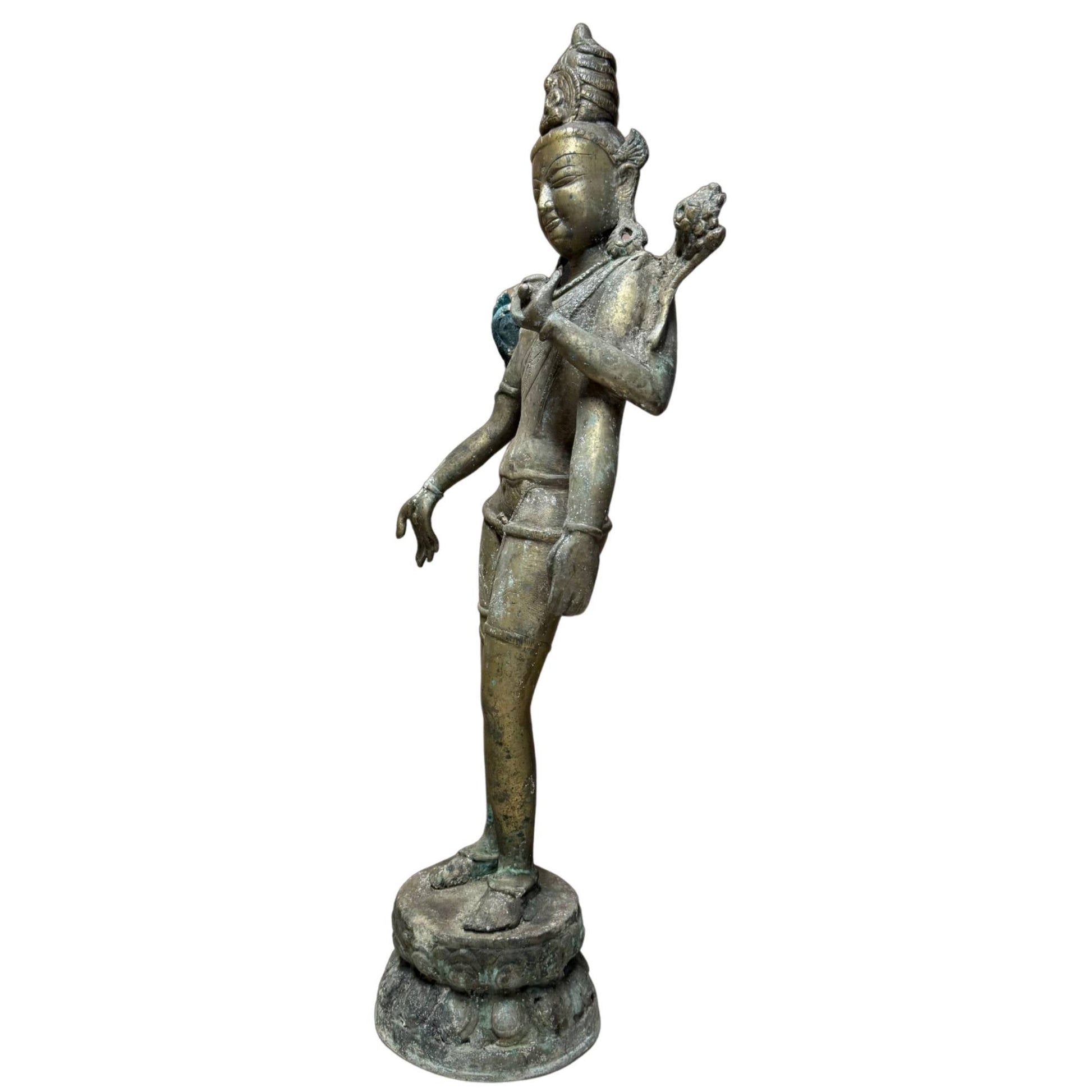 Nepalese vierarmige Avalokiteshvara in vuurverguld brons, 17e eeuw – driekwart rechts