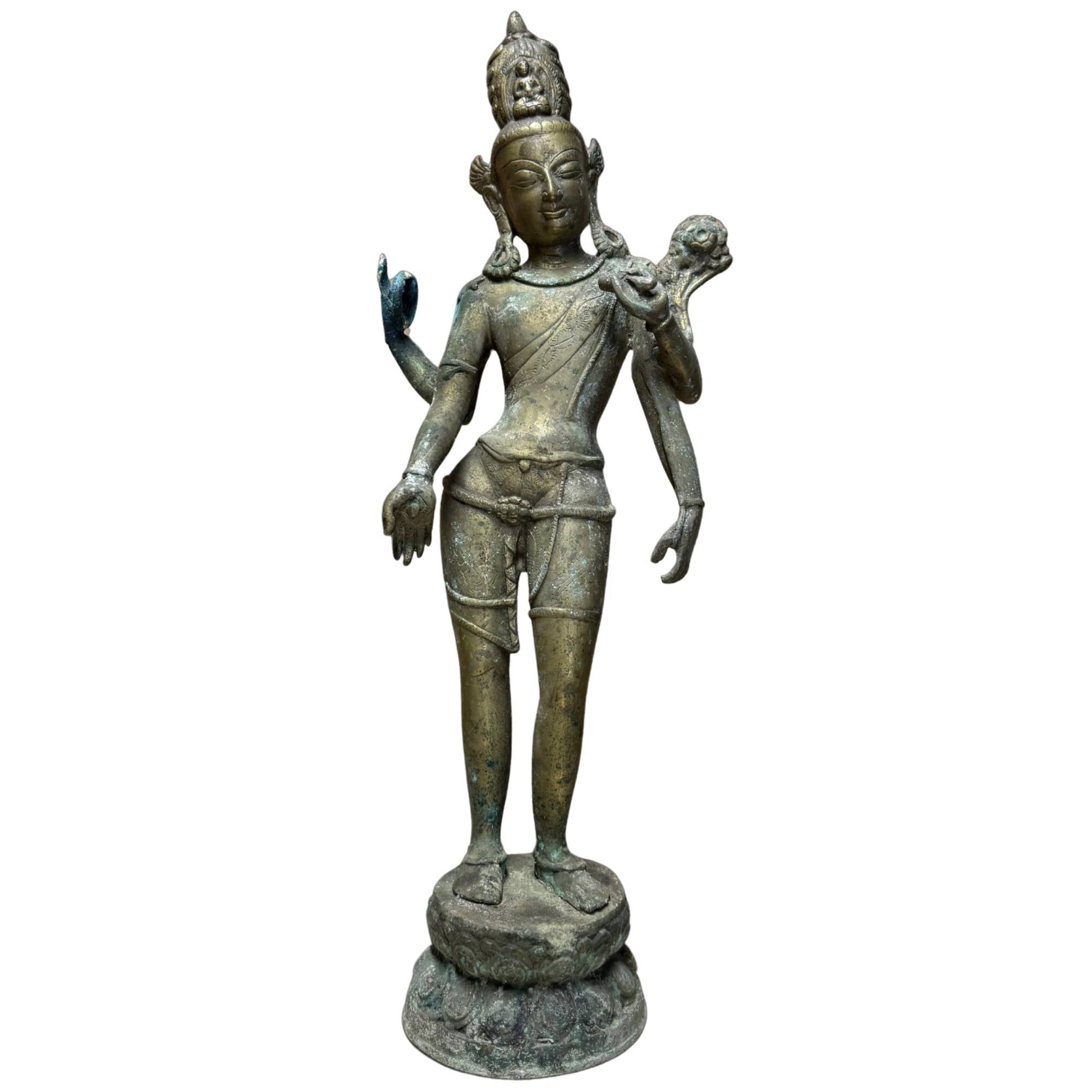 Nepalese vierarmige Avalokiteshvara in vuurverguld brons, 17e eeuw, 55 cm – voorzijde