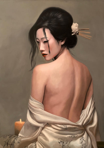 Origineel handgeschilderd olieverfschilderij op doek getiteld Geisha de marfil met een Japanse geisha met blote rug die over haar schouder kijkt bij sfeervol kaarslicht.