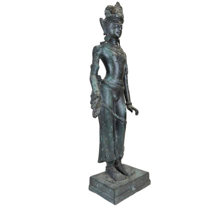 oud bronzen beeld van aziatische tempel figuur met natuurlijke patina