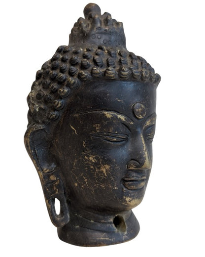 Oud bronzen Boeddhahoofd uit de Himalaya-regio