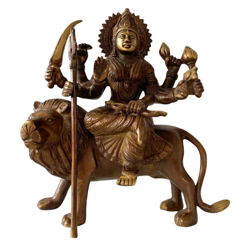 oud bronzen Durga beeld op leeuw – Hindoe godin van kracht en bescherming