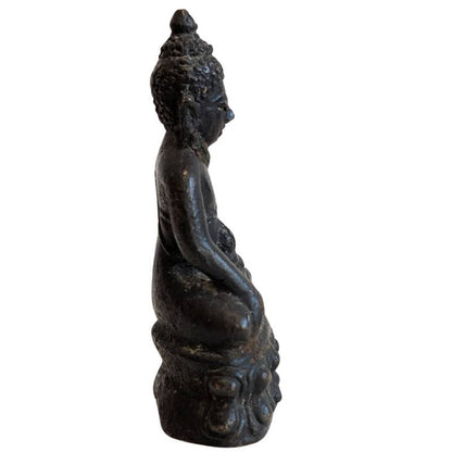 Oud Mahayana reisbeeld met kalasha