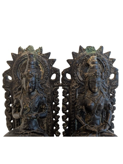 Oud Nepalese huisheiligdom met Shiva en Parvati, compact maar rijk van karakter