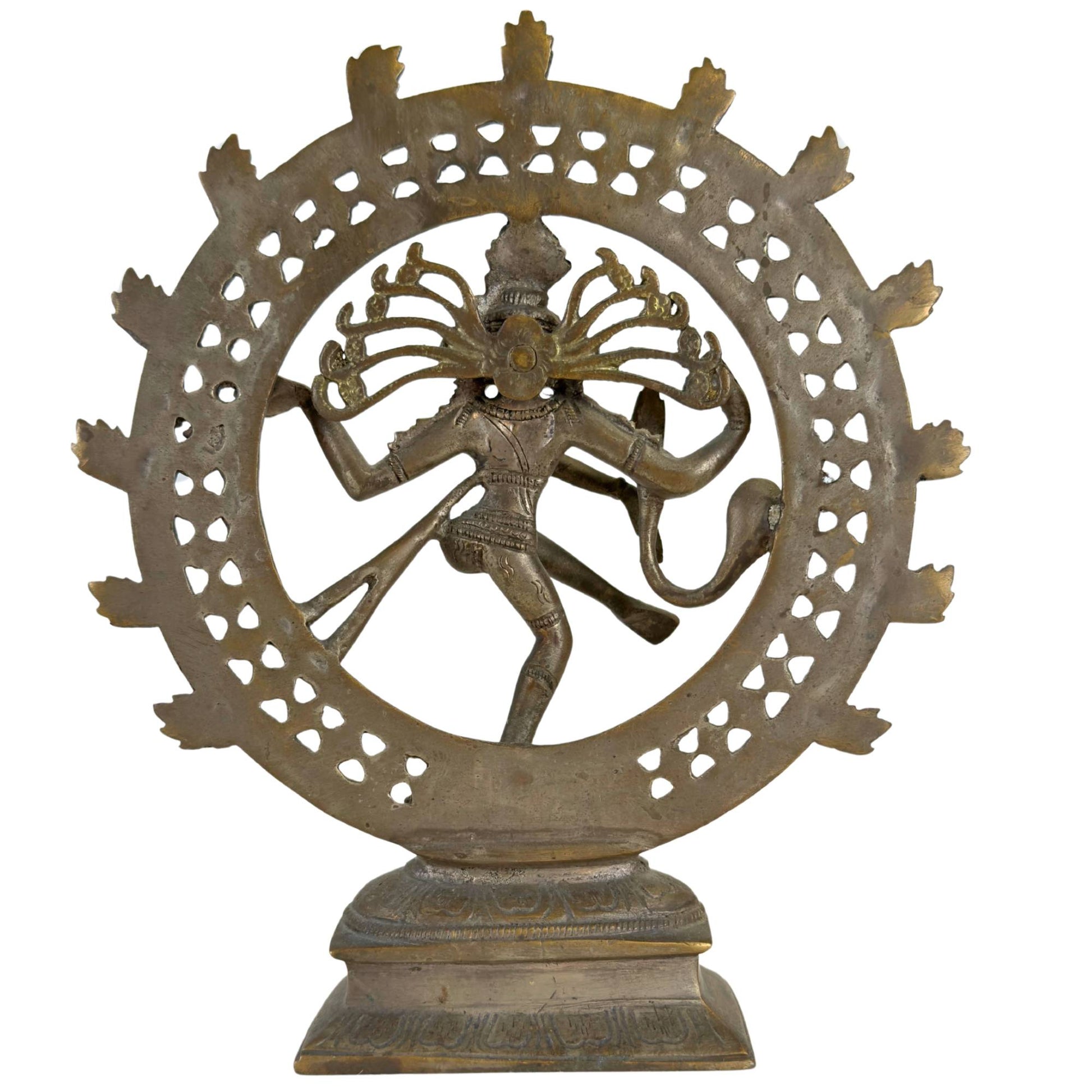 Oude bronzen Nataraja sculptuur met verfijnde details en sierlijke houding