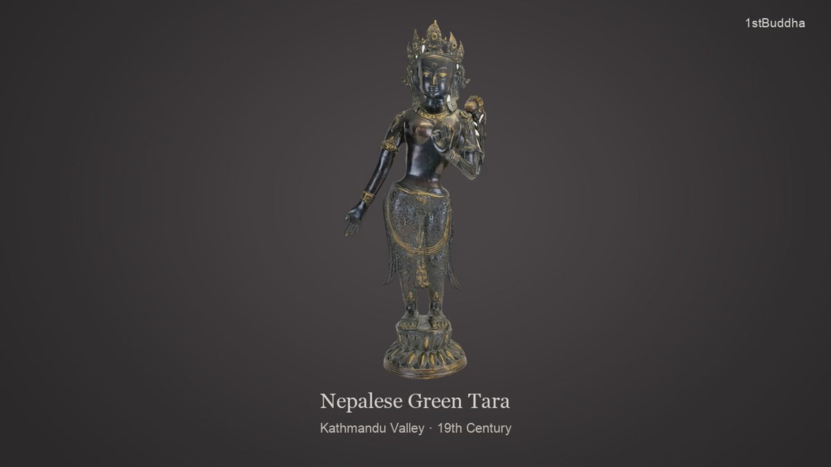 Productvideo van Antieke Nepalese Bronzen Groene Tara – Newar Kunst – Kathmandu-vallei – 19e Eeuw – 68,5 cm, met beelden van het object en details van het oppervlak en de decoratie.