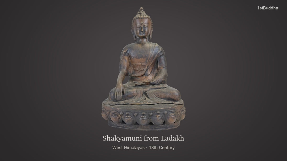 Productvideo van Monumentale 18e-eeuwse Boeddha Shakyamuni uit Ladakh — Vuurverguld Brons, met beelden van het object en details van het oppervlak en de decoratie.