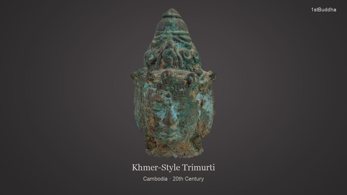 Productvideo van Driehoofdige Khmer-Stijl Trimurti Tempelsculptuur – Cambodja – Lot 744, met verschillende aanzichten en details van het object, oppervlak en decoratie.
