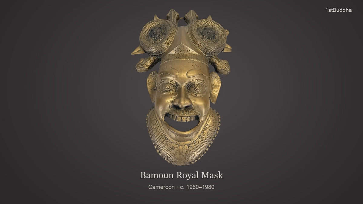 Productvideo van Bamoun bronzen koninklijk masker – Kameroen, 20e eeuw, met verschillende aanzichten en details van het object, oppervlak en decoratie.