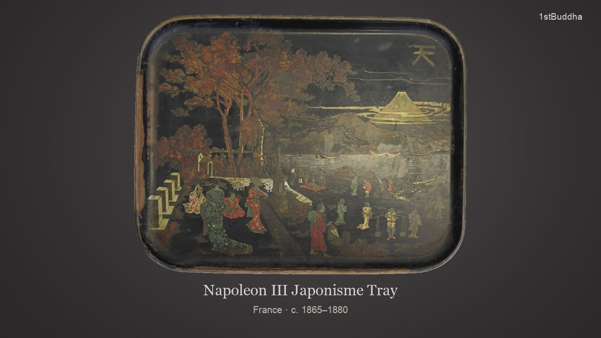 Productvideo van Antiek Napoleon III Papier-Mâché Dienblad met Japonisme Decoratie, Frankrijk, ca. 1865-1880, met beelden van het object en details van het oppervlak en de decoratie.