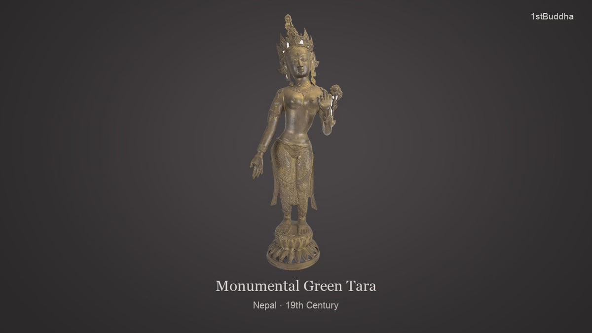 Productvideo van Monumentale Vuurvergulde Bronzen Groene Tara (Syama Tara) – Nepal – 19e Eeuw – 78 cm, met beelden van het object en details van het oppervlak en de decoratie.