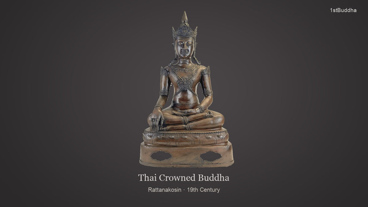 Antieke Thaise gekroonde bronzen Boeddha in Rattanakosin-stijl: volledig beeld en details van gelaat, handen, ornamenten en achterzijde