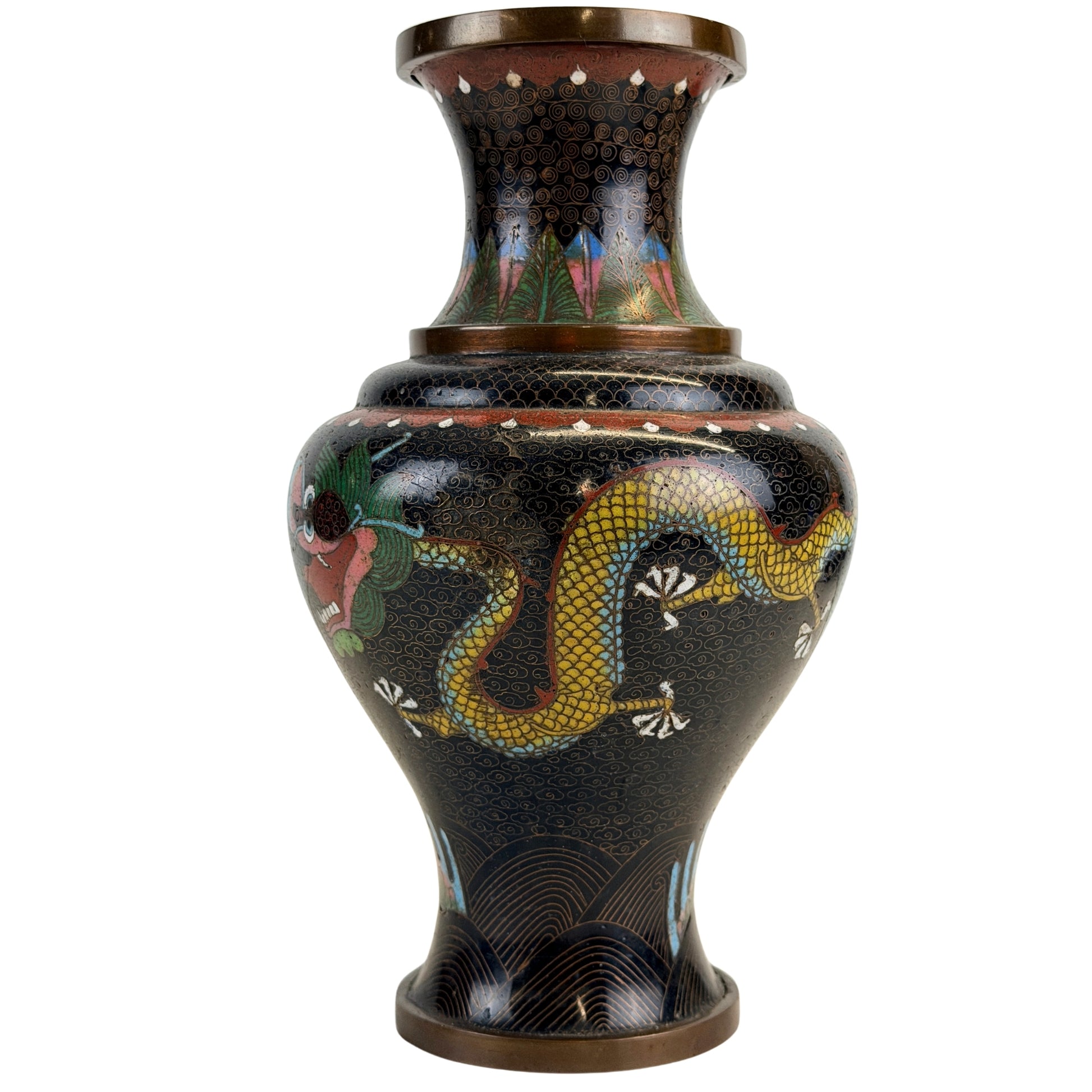 Polychroom cloisonné-emaille op Chinese vaas in Qing-stijl