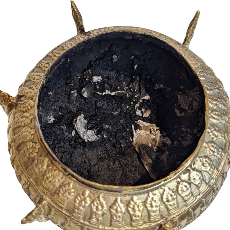 Boeddhistische bronzen ritual bowl voor ceremoniële offers en rituelen