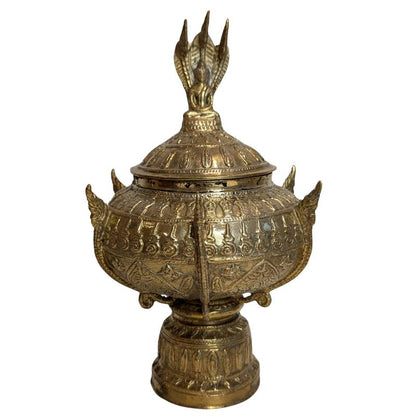 Bronzen boeddhistische rituele offerkom met deksel, rijk gedecoreerde ritual bowl gebruikt in boeddhistische ceremonies