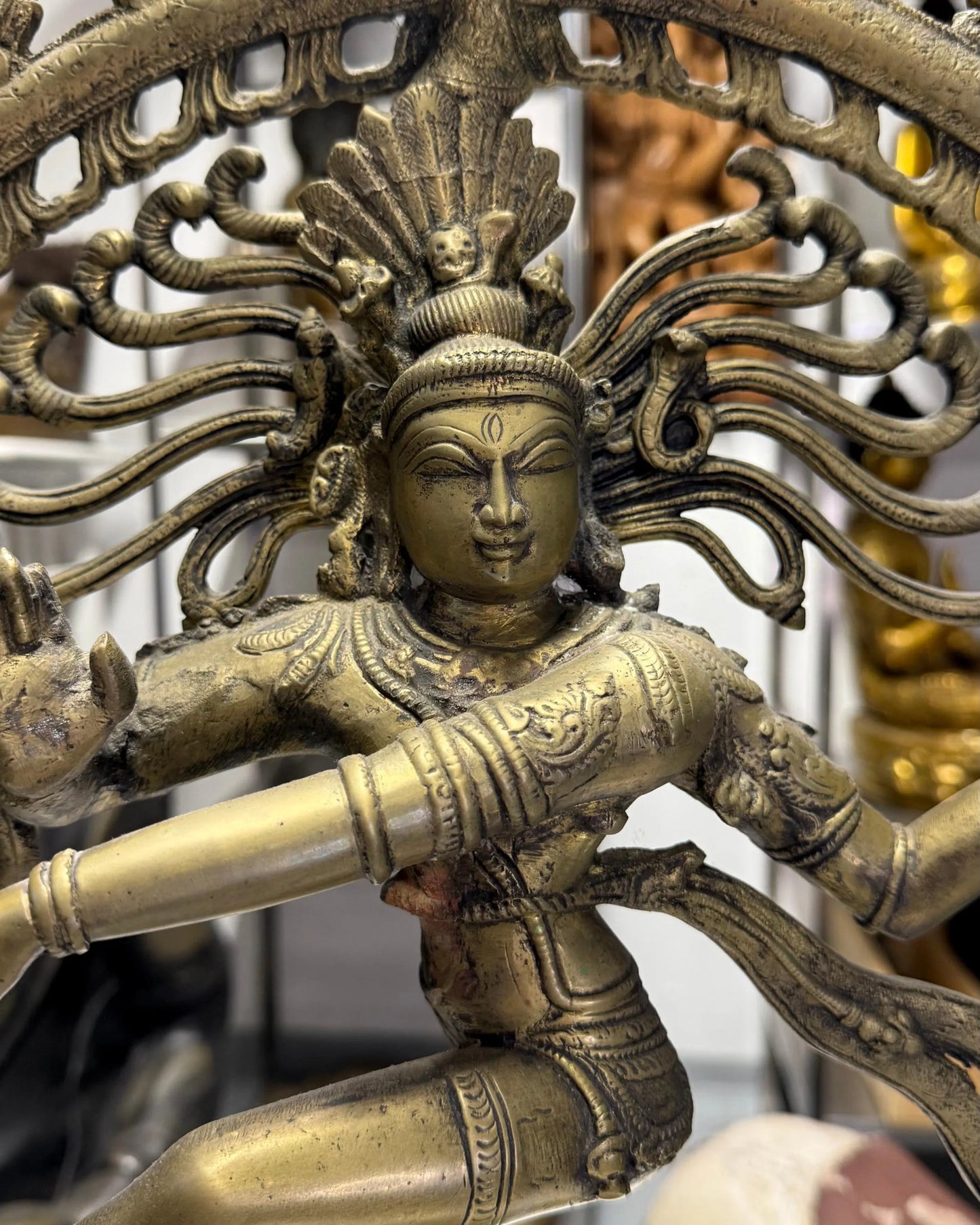 shiva nataraja bronzen beeld india met gedetailleerde ornamenten en sieraden