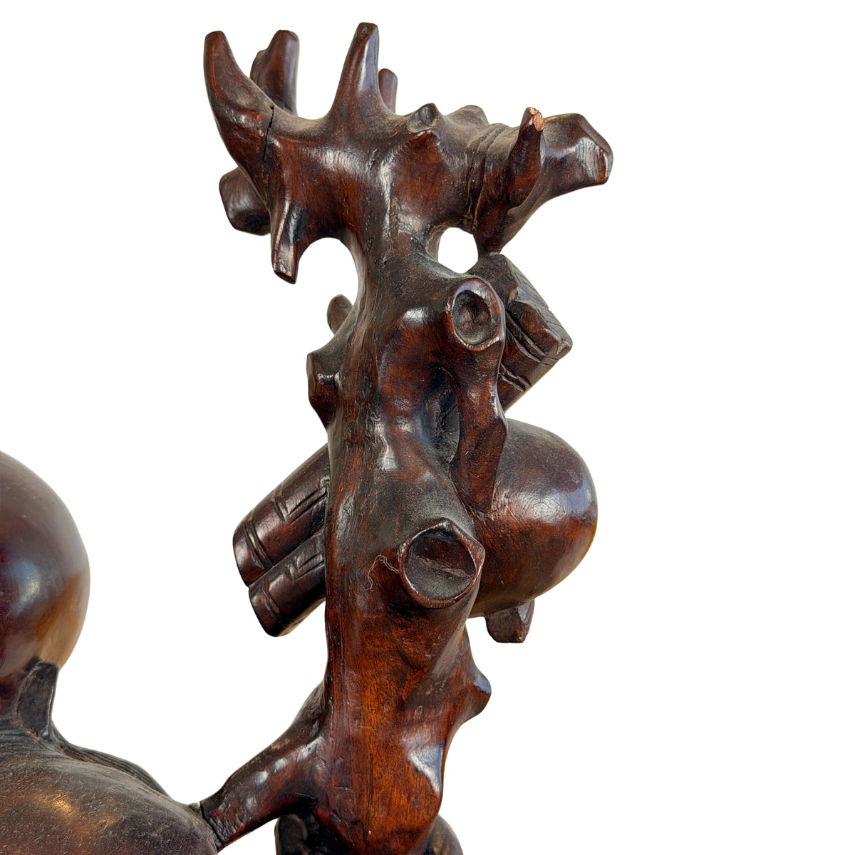 Gesneden takken bovenaan de staf, detail