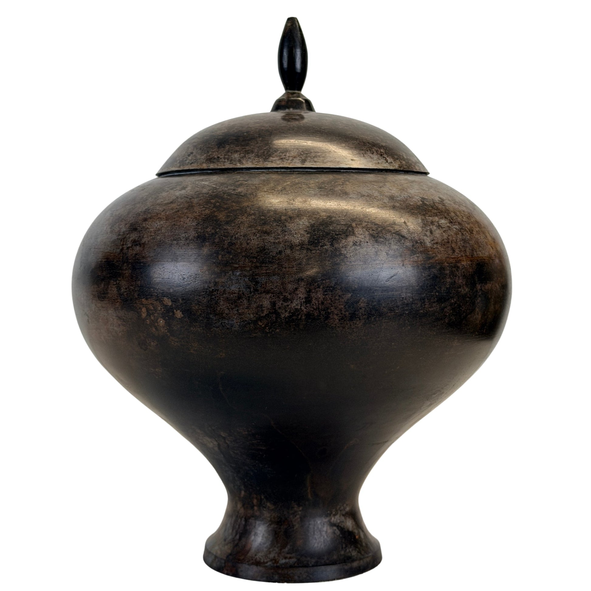 Indiase bronzen dekselpot A met bolle vorm, donkere patina en lotusknop