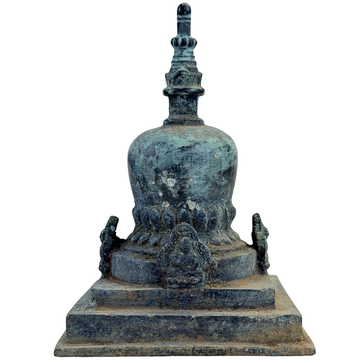 SKU 745 – bronzen Pala-votiefstupa uit Oost-India, tweede aanzicht met zittende Boeddhafiguur