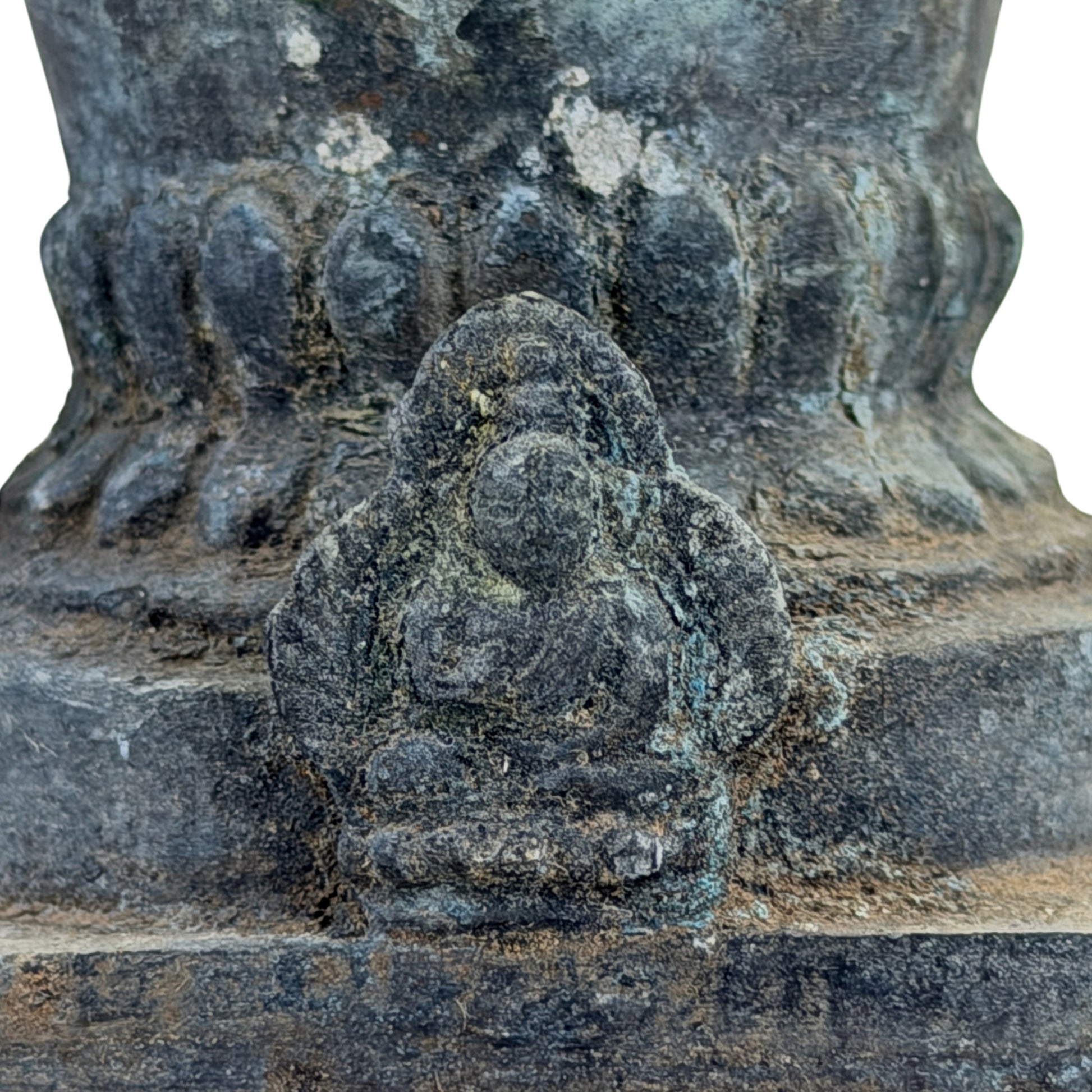 SKU 745 – tweede zittende Boeddhafiguur met slijtage en oude patina