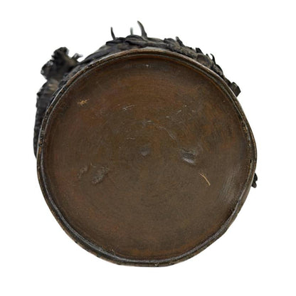 Vazen van sonoor 'bell-metal' brons met een heldere, langdurige resonantie.