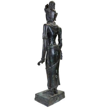 spiritueel bronzen beeld uit aziatische kunst met rustige uitstraling