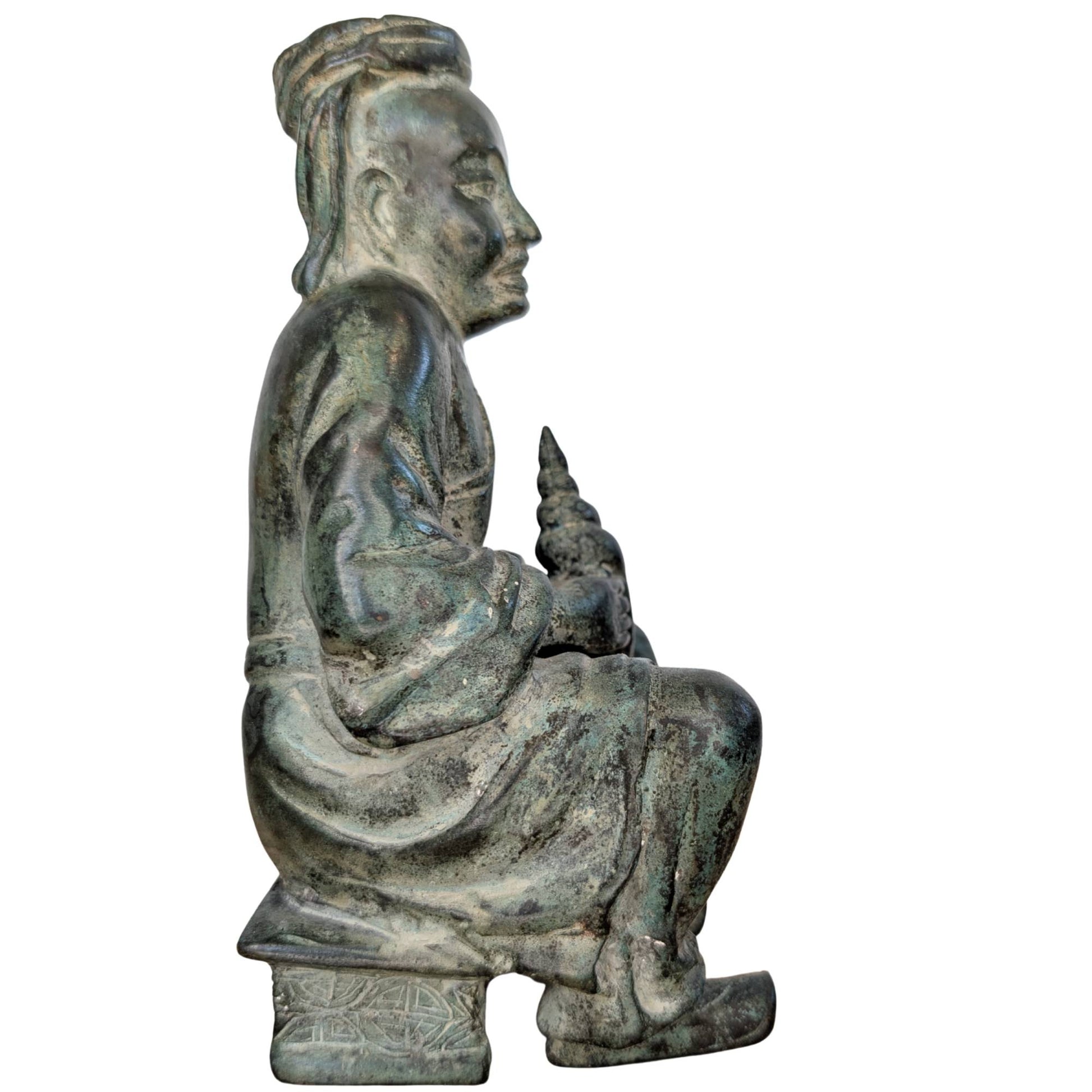 Zijaanzicht van de Onsterfelijke voor het vestigen van spirituele autoriteit