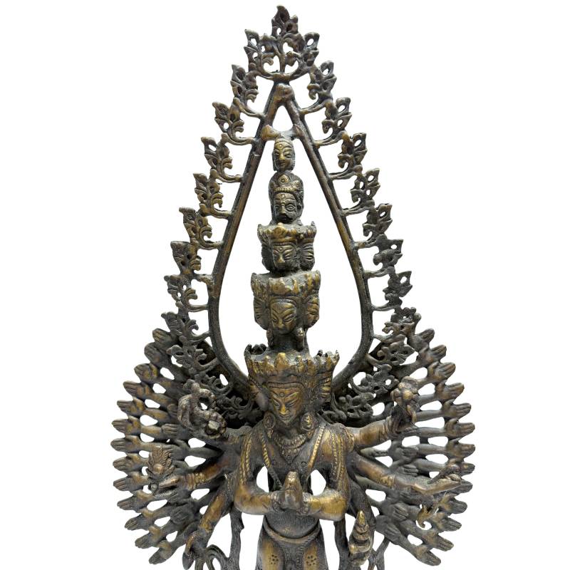 Staande bronzen Avalokiteshvara met duizend armen