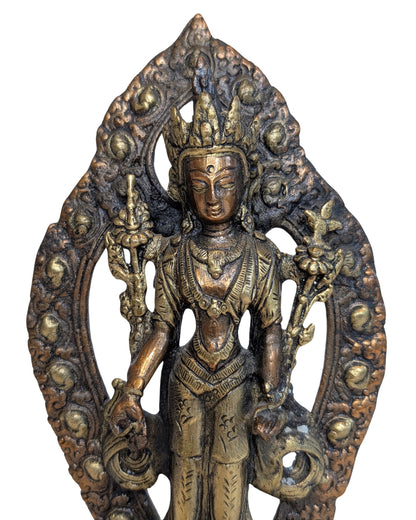 Staande Tara van brons uit de Himalaya, 18e eeuw