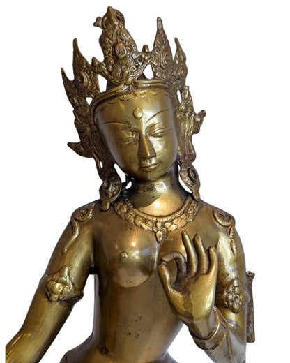 Vuurvergulde Tara uit Nepal met warme uitstraling en klassieke vormgeving